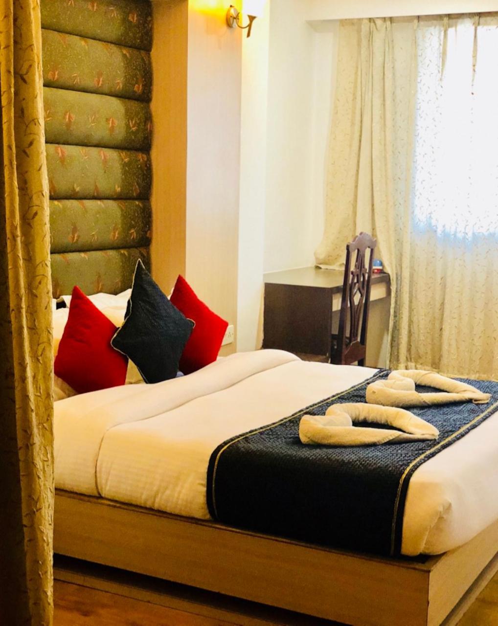 Hotel Prag Continental Guwahati Ngoại thất bức ảnh